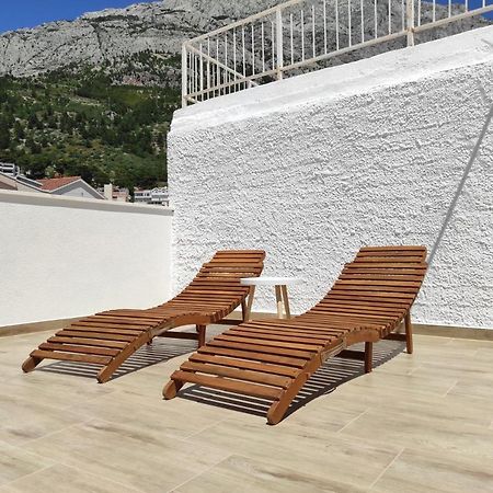 Private Bedroom With Bathroom Baska Voda Exterior photo